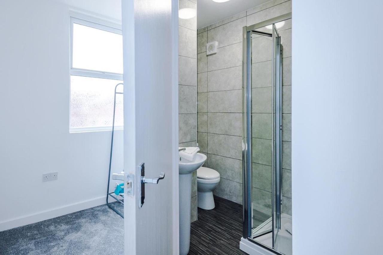 Cosy 3 Bed 3 Bath House - Central Liverpool -Self Check-In & Free Parking!ヴィラ エクステリア 写真